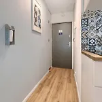 Apartmán Seaside - Balcony, Workspace, Bus - By Rentujemy *