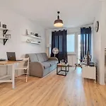 Apartmán Seaside - Balcony, Workspace, Bus - By Rentujemy Gdyně
