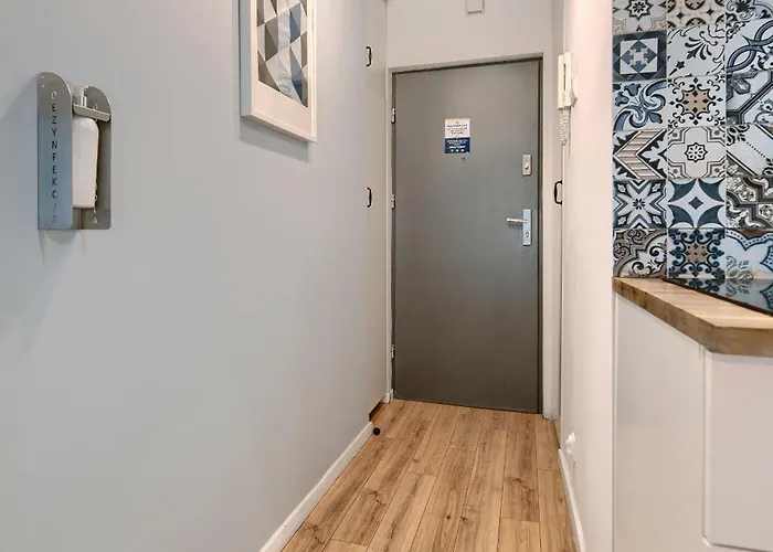 Apartment Seaside - Balcony, Workspace, Bus - By Rentujemy *