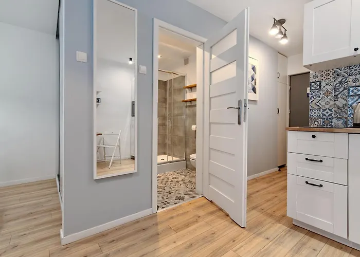 Apartment Seaside - Balcony, Workspace, Bus - By Rentujemy